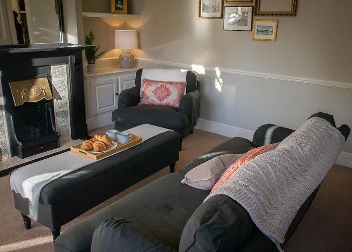 The Beeches - Chatsworth Apartment No 1 - Sleeps 2