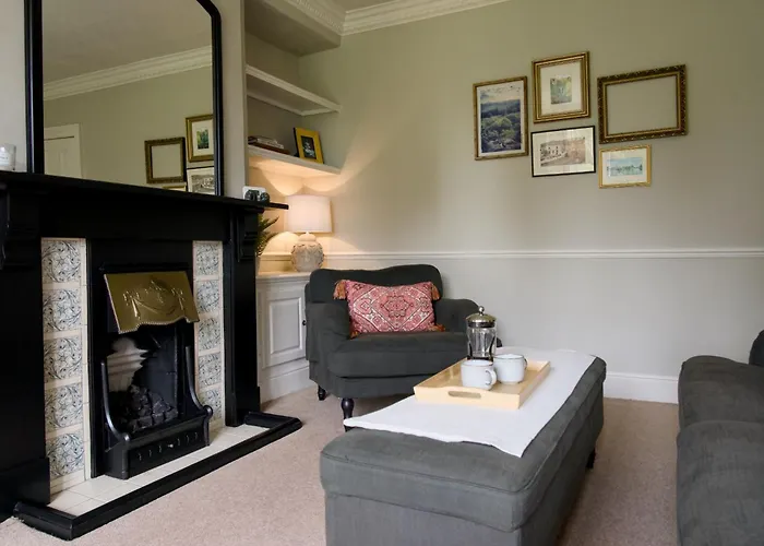 The Beeches - Chatsworth Apartment No 1 - Sleeps 2